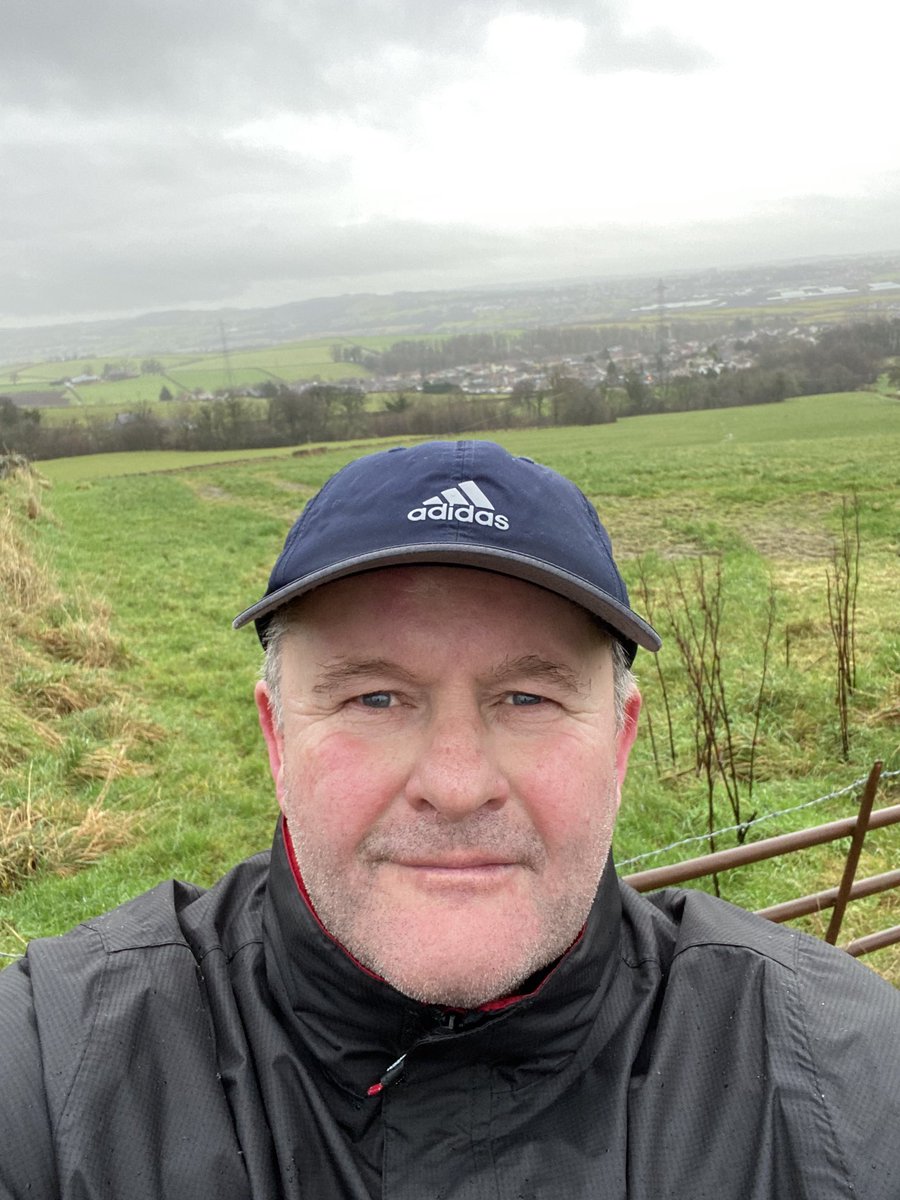 huklfc77's tweet photo. Who’s idea was this #walkinthecountry https://t.co/tV1nQR8s5X