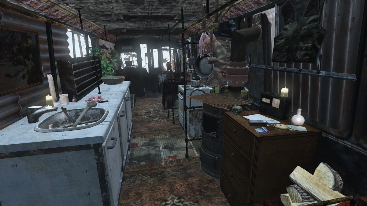 Neggatron13's tweet photo. An other Secret Location is done on our Server. I got inspired by the Bus from the Movie "into the Wild". It took me a good Time to build and decorate it in a realistic Look. #DayZ #survivalgames #superturds
You can even use the Oven if u need to stay over Night🙃🥰 https://t.co/OqVF6zPJIL