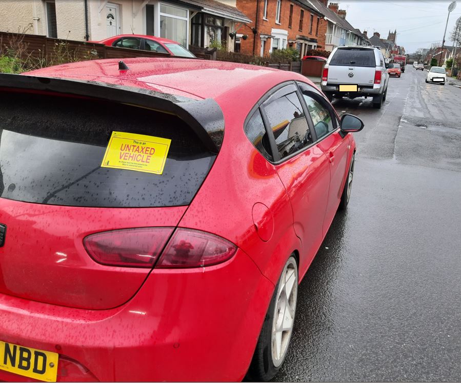 ASPRoadSafety's tweet photo. The driver of this car was stopped this morning having been seen doing 76mph in a 40mph limit on the Toneway, #Taunton #FATAL5
Further checks also found they have not taxed it since July!
Vehicle seized and court summons pending for the driver! #TST3 #RoadsPolicing https://t.co/ZWnnuuepqS