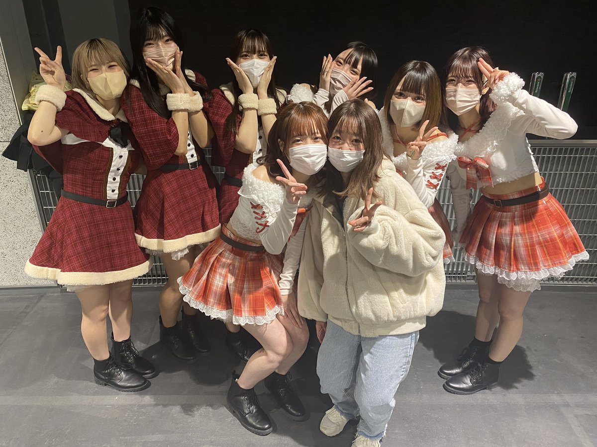 macroooonz's tweet photo. 緊張して個別は行けなかったけど、笑
頑張った集合shot📷💗
皆さん可愛かった🥺🫶
また行く時はチェキ行けるように頑張る...！！ https://t.co/IxAYpIPfBB