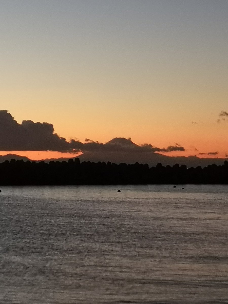 明けましておめでとうございます。
初釣りに行ってきました！
いい天気で良かった！