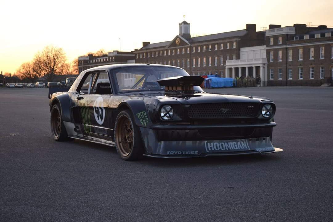 bunnie_tweet's tweet image. Previous phone photos of Behind the scenes @ #topgear #gymkhana London being filmed with @Matt_LeBlanc and #kblock43 #kenblock #woolwich #royalArsenal #Hoonicorn #rip