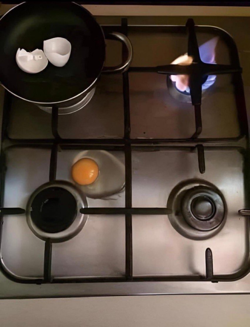 Solyman's tweet photo. Darwin Nunez fries an egg https://t.co/gw0ktQKkJK