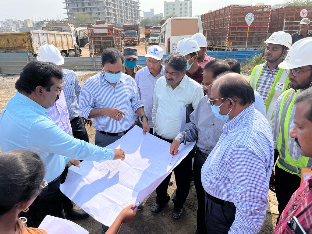 hmwssbdp1's tweet photo. #HyderabadSTPs on target for 100% treatment of sewage produced in the city.
STP of 64 MLD capacity is under construction at Attapur.
Inspected &amp; reviewed by @MDHMWSSB today &amp; instructed to ensure completion by June 2023.
@KTRTRS @TelanganaCMO @arvindkumar_ias @GHMCOnline https://t.co/Yi8qpkg5GU