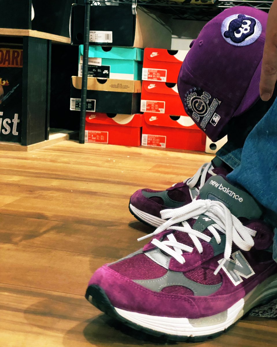 aerom_s's tweet photo. こんばんは🫡今日のお出掛け靴👟
NIKE AIR JORDAN 1 Retro Low
"VARSITY RED"
奥様が明日から仕事で今日は1人でのんびりと過ごしたいとの事で、@8kicks_official へ初売り見にお出掛け。初売り価格でオリジナルロンTとレアなAJ1 LowをGOT'EM👍
#沼ERA部 
#airjordan1 
#8kicks https://t.co/bMl6aeSAOD