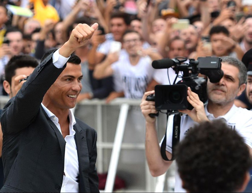 News |

The presentation ceremony of Al #Nassr club player and soccer legend #Cristiano Ronaldo will be transmitted via the following link for those who wish to follow it .. 🤩💛⬇️
The ceremony starts at 4 pm (GMT)

youtu.be/vI7Fmg4wKts