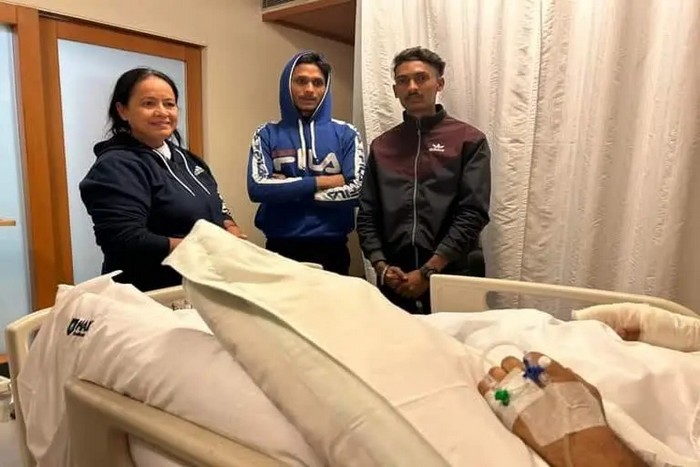 WebduniaTelugu's tweet photo. సాయం చేసిన వారికి కృతజ్ఞతలు
#RishabhPant #Hospital #RecoveryPhoto #Accident #RishabhThanks
https://t.co/3CquFpr9uj https://t.co/ype14UU0aA
