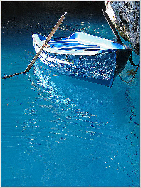 visitharford's tweet photo. Blue Reflections, Greece #BlueReflections #Greece https://t.co/uZeYXlkszm https://t.co/qOhNdYDMwC