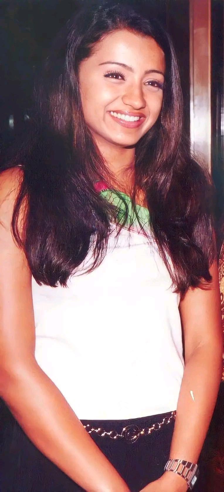 FliB5ANaEAU2sm-?format=jpg&name=large