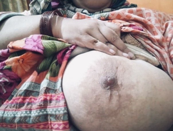 KarachiAyan's tweet photo. Mature lady. https://t.co/V5SteuXPJL