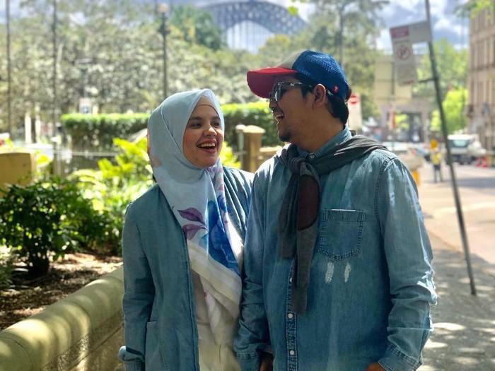 detikcom's tweet photo. Biaya pengobatan Indra Bekti sampai saat ini ternyata sudah mencapai angka Rp 1 miliar. Hal ini disampaikan Komo Ricky, sang adik ipar.  https://t.co/9u3DFnQ2I2 https://t.co/l2BMnecRNT