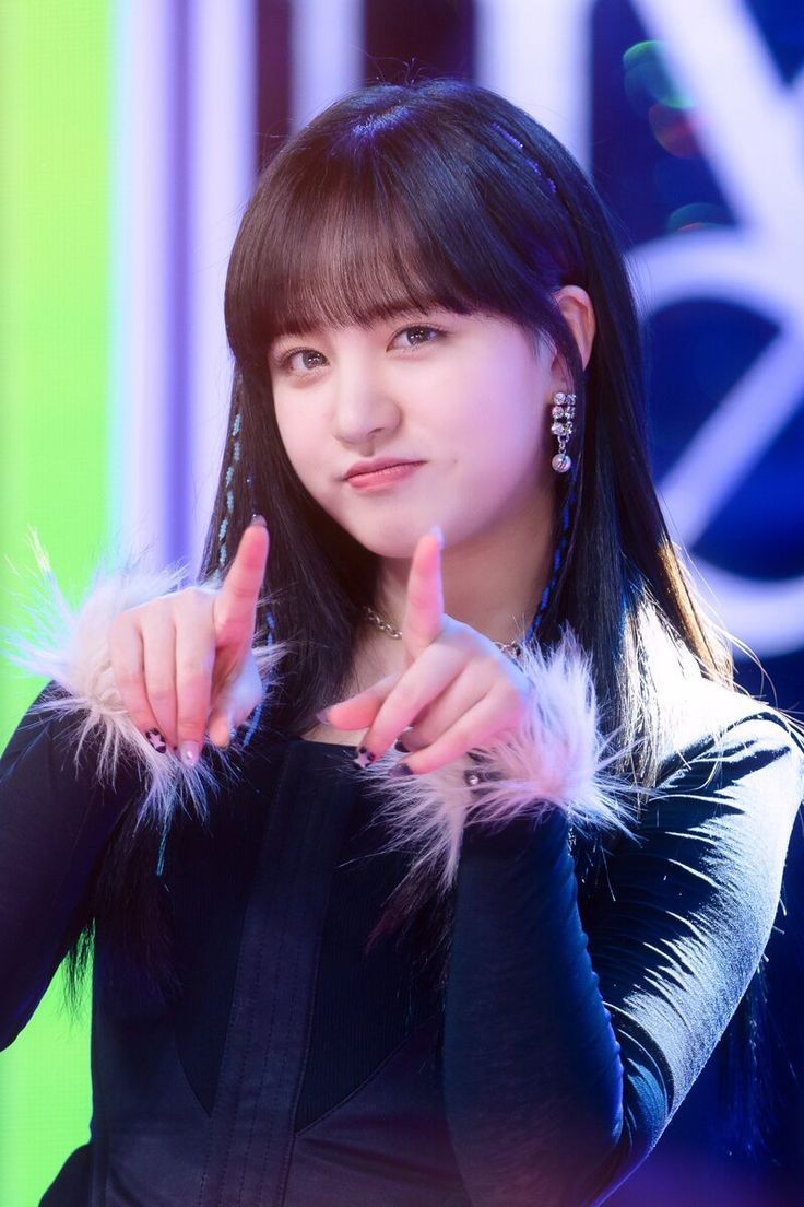 everywonsahi's tweet photo. they look like twins 😭 https://t.co/Gw8YKKFwn5