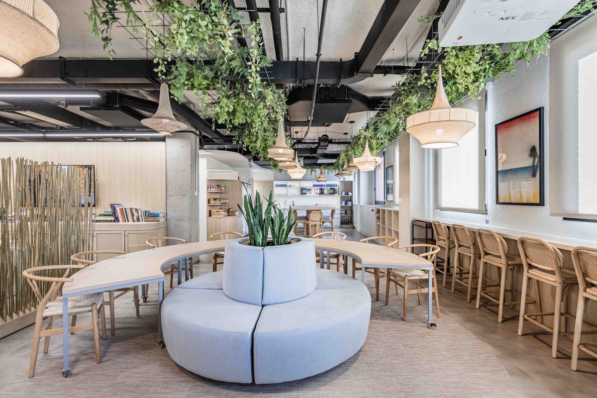 CBRE_es's tweet photo. La firma de capital riesgo @PermiraNews ha confiado en nuestro equipo de #CBREDesignCollective para realizar el #ProjectManagement, el diseño y la ejecución de sus nuevas oficinas en el centro de #Madrid.

#CBREProjectManagement #InteriorDesign #OfficeDesign https://t.co/tnYCRV59r4