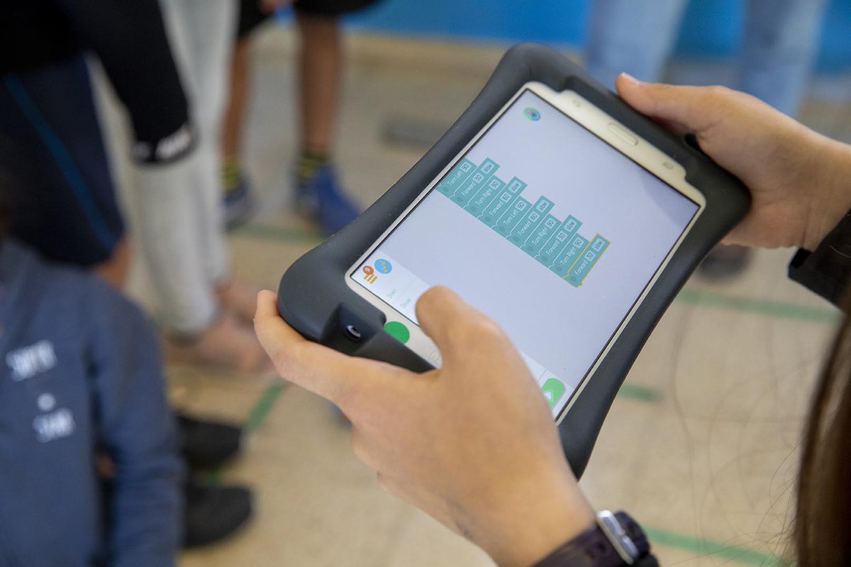 educaciocat's tweet photo. 🗓️Obriu agendes! El 10/01 a les 16h, webinar sobre les subvencions d'impuls digital a l’educació.

💻Dotades amb 15M€, finançaran projectes per millorar competències digitals del professorat i impulsar projectes d'innovació.

🔗Es podrà seguir en obert a https://t.co/mgrVwnQU9R https://t.co/iaILQiKnWM