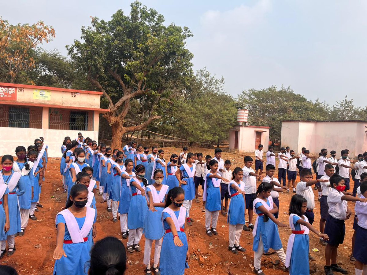 bmcbbsr's tweet photo. School students are ready to welcome the #HWC2023 playing nations to our #Bhubaneswar.
Various activities are being undertaken at the school level to engage students.
Oath-taking to be a #GoodHost, games & much more.
Glimpses of #CityActivation at Govt. UP school kapilaprasad. https://t.co/oSTBUTvO0J