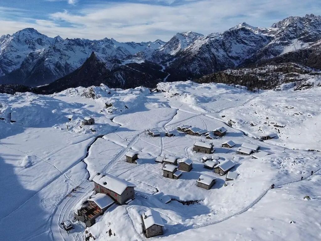 @pese182 ❄️🏠
.
.
.
.
.
.
.
.
.
.
.
.
#valmalenco #valtellina #alpeprabello #pizzoscalino #montedisgrazia #snow #mountains #winter #valtellinalovers #ig_sondrio #ig_lombardia #ig_valmalenco #ig_valtellina #ig_italia #nature #naturephotography #winterw… instagr.am/p/Cm8a9giNowR/