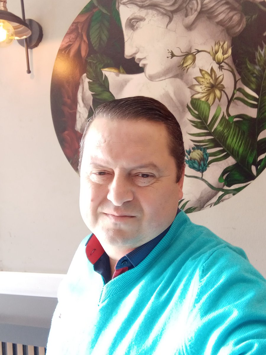 Iyi  sağlıklı  MUTLU VE BAŞARI DOLU BIR YIL OLSUN  SEVDIKLERIME