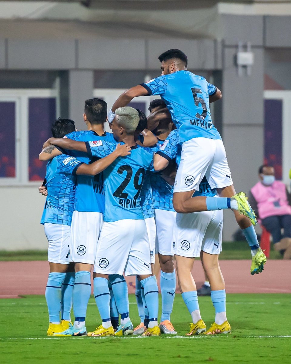 Sagarika_Menon's tweet photo. Unstoppable force 💙
#MumbaiCity #AamchiCity #HeroISL #OFCMCFC https://t.co/bputgh3LSk