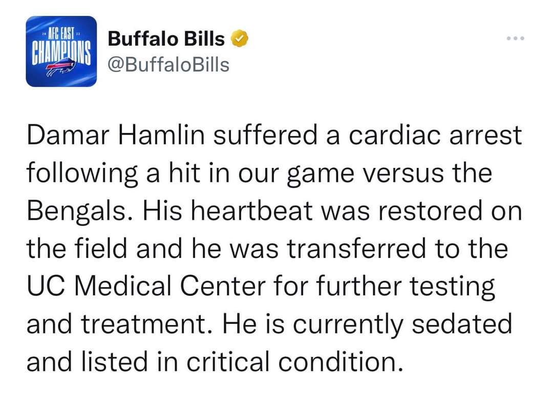 FandomOfOne's tweet image. #prayersforDamarHamlin  #BillsMafia
