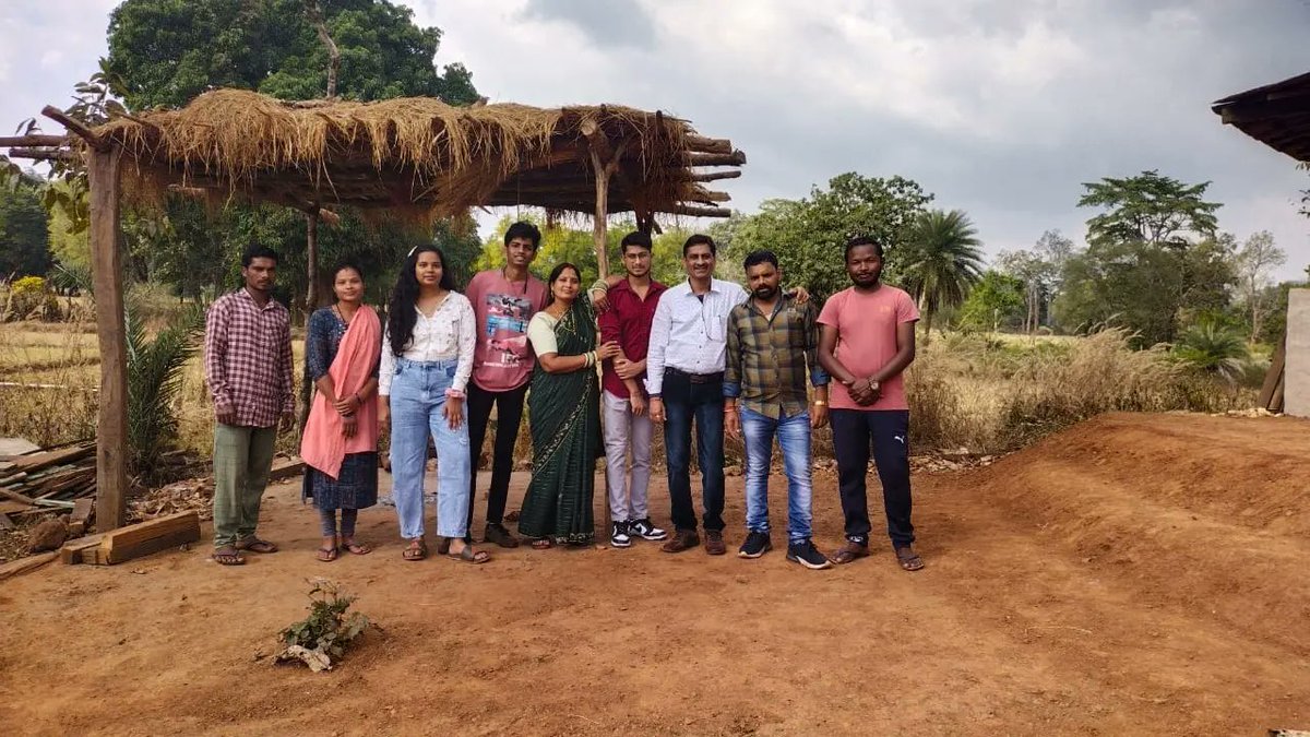 dhurwadera's tweet photo. Guests from Kanker stayed at our Homestay. We are thankful to them to give us an opportunity to host their lovely group.

अंतागढ़ से आए पर्यटकों को हमारे होमस्टे धुरवाडेरा में होस्ट करने का हमें मौका मिला।

#dhurwaderahomestay #homestaysofindia #dhurwatribe #sustainabletourism https://t.co/yWdq0p1TqR