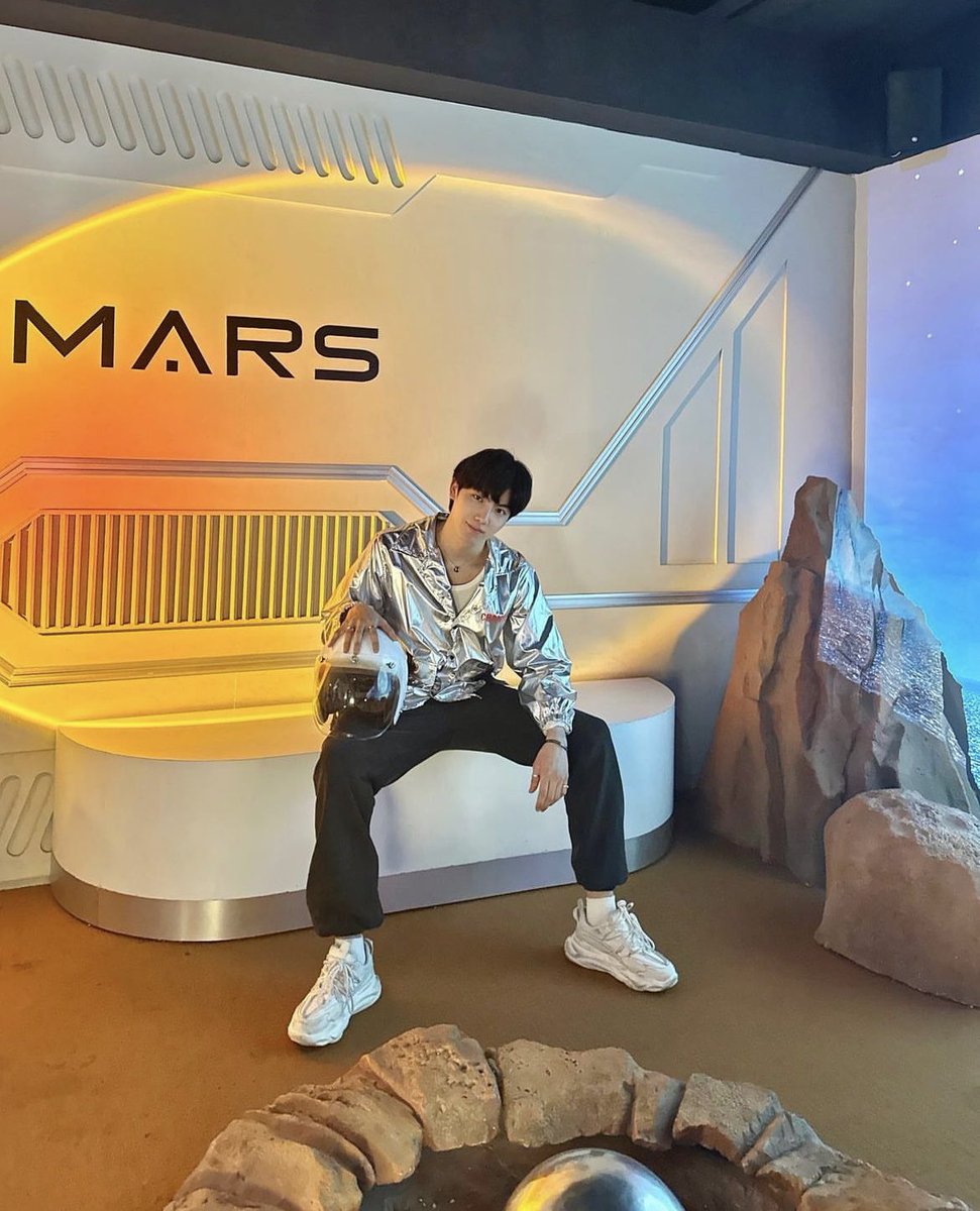 Jeff_official93's tweet photo. ตะโกนดังๆคำเดียวว่า หล่อออออ💙

#Jeff_eskape 
#Jefferyratchaphon 
#fyfy https://t.co/go4ZHaKQvg
