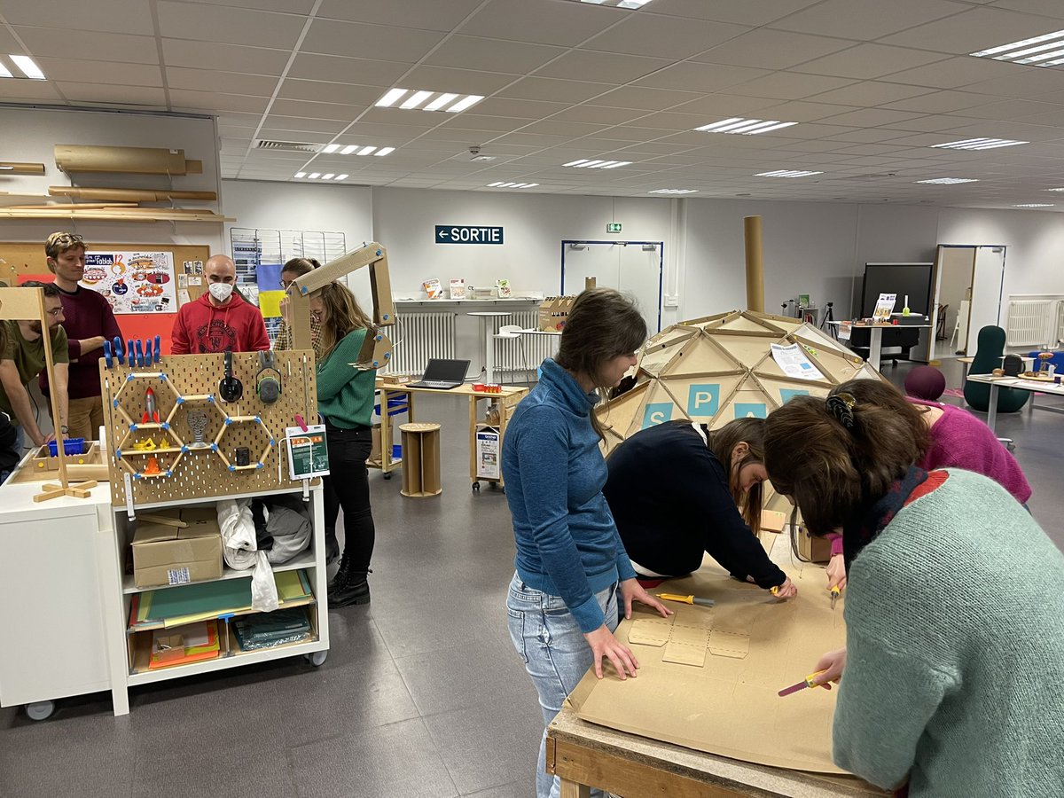 D_GUILLEMAIN's tweet photo. Les T0 de l’#INSPE de #Caen découvrent les différents espaces de l’Atelier @Canope_14
#Fablab
#LabInclusif https://t.co/GjaA8YvFlP