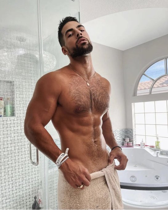 A quick late night Message to tell you how i am grateful of y&rsquo;all for literally changing my life for<a href="/tag/pov"class="tags"><span>#pov</span></a>