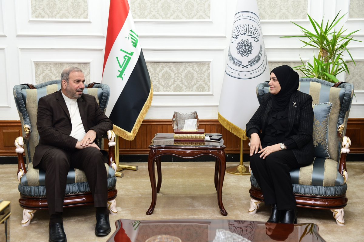 وزير المالية طيف سامي محمد تبحث تطوير التعاون الإقتصادي والمالي الثنائي ودعم مشاريع التنمية والإستثمار ، خلال لقاءها سفيري كل من مملكة هولندا وجمهورية ايران الإسلامية لدى بغداد.
m.facebook.com/story.php?stor…