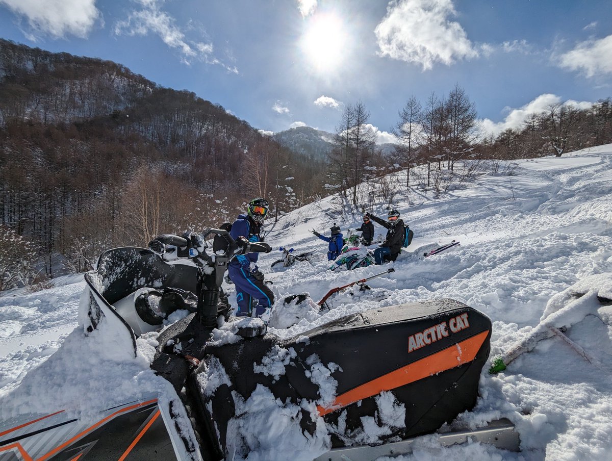 BodyMikuni's tweet photo. 今年もよろしくお願い致します!
シーズンインは根雪無しの150cm〜180cmパウスタートで穴掘り大会😂 https://t.co/2Vj5IBBxdA