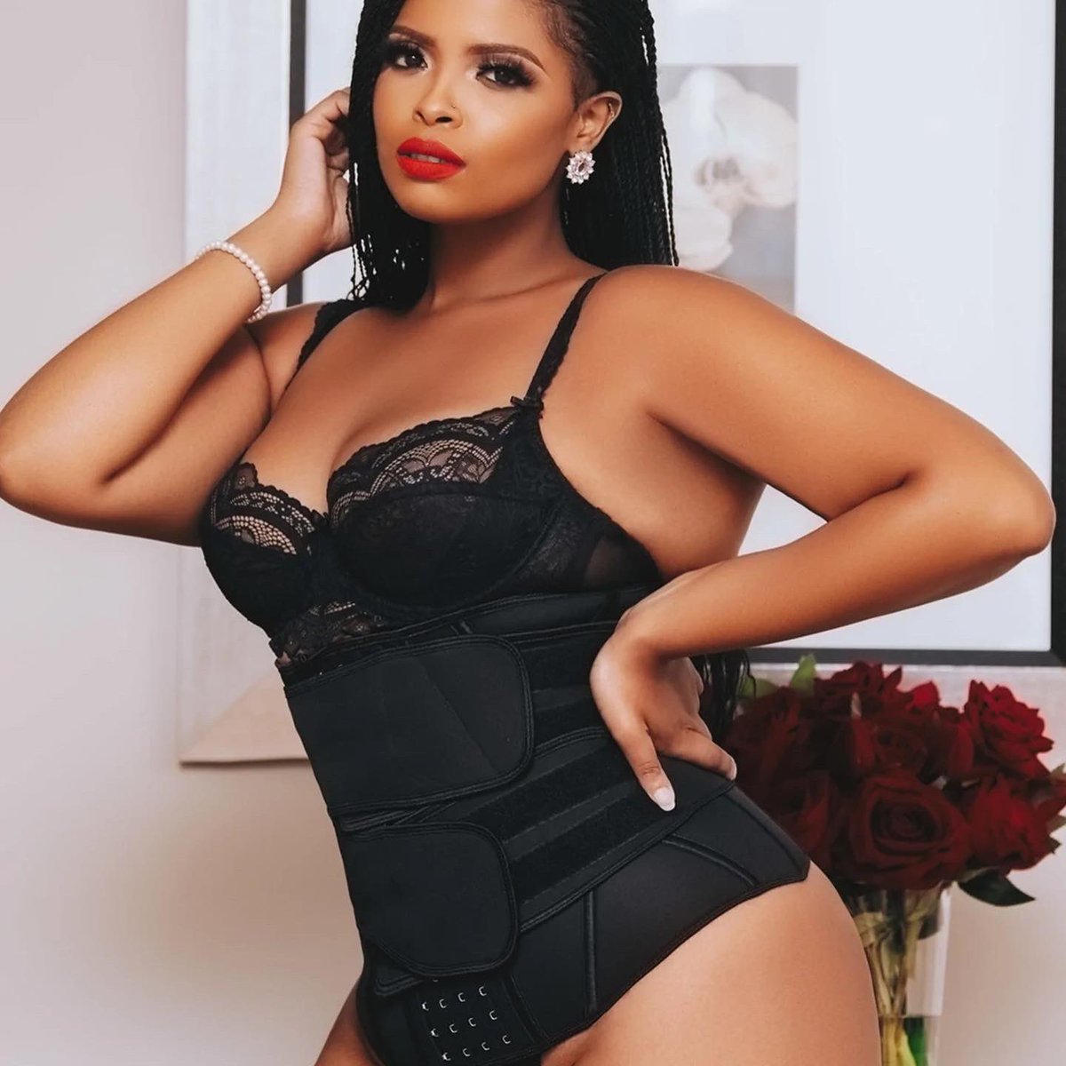 Thando_Thabethe's tweet photo. Fetch your body 2023 starts with the Waist-trainer Extreme from @thabootys ‼️‼️‼️‼️
it’s my absolute fave, also our best seller.
Check out @thabootys 😍😍😍
Shop https://t.co/xY6tT5Pr2A https://t.co/f4IL5StqEP
