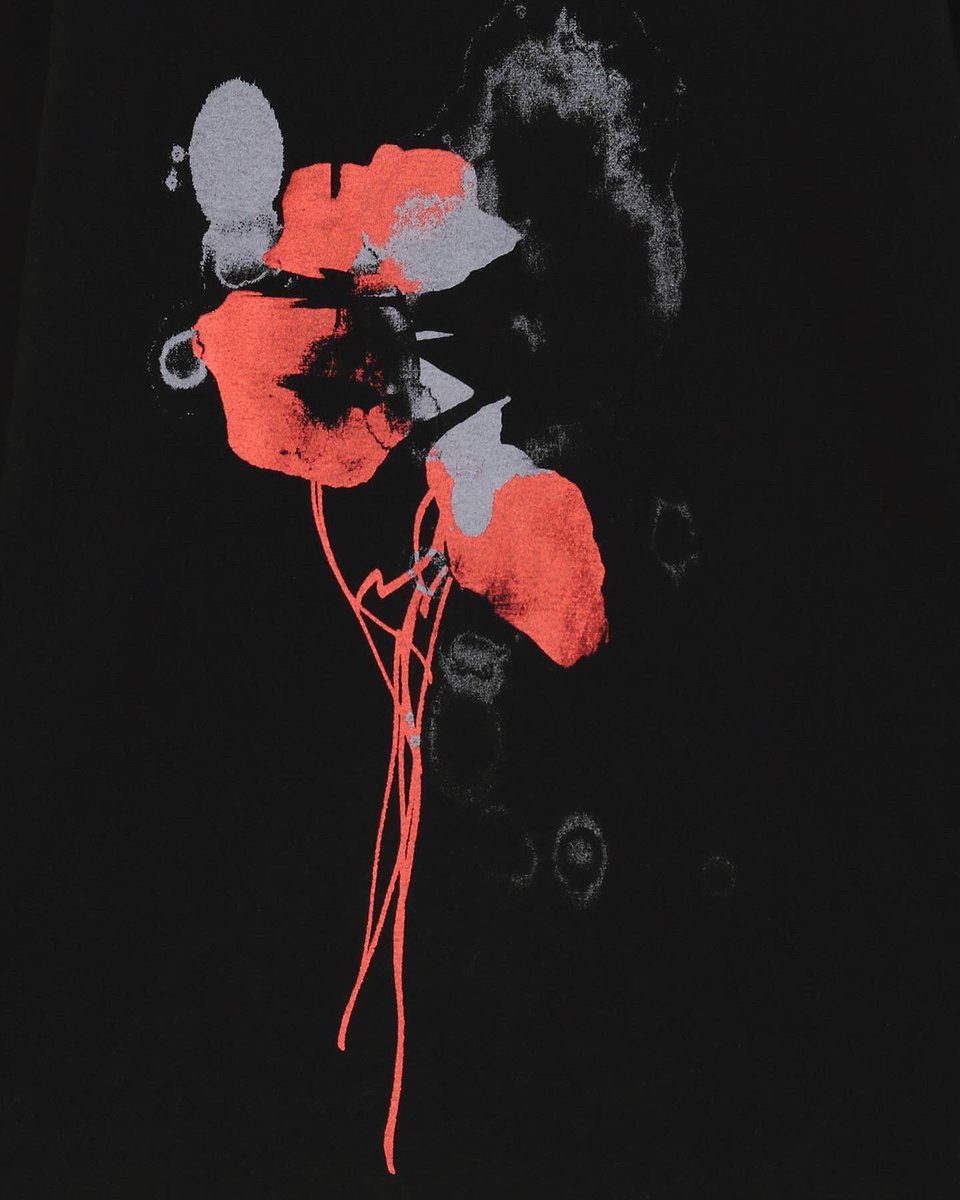 syte_etys's tweet photo. 【New arrival】
★Poppy Print Long Sleeve T-shirt
★Chrysanthemum Print Long Sleeve T-shirt
けしの花と菊の花をグレイッシュな筆のタッチで奏でる。
#theshopyohjiyamamoto
#yohjiyamamoto
#yohjiyamamotopourhomme
#ys #syte 
#ヨウジヤマモト 
#wildsideyohjiyamamotoosaka
#久米繊維 #flowerT https://t.co/rVBUvMsZGv