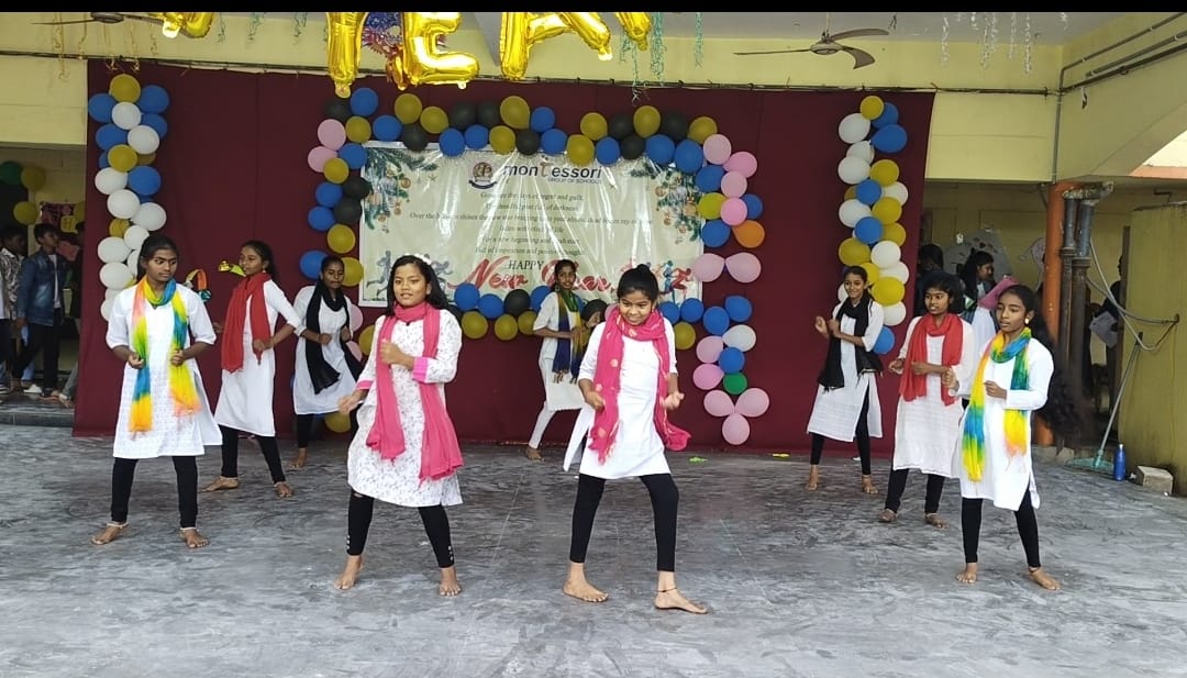 memsjngroups's tweet photo. Montessori JN Group of Schools, Bhupalapally Branch Celebrated New Year 2023.

#memsjngroups #montessorijngroupofschools #childrens #education #mems #students #celebration #newyear2023 #hello23 https://t.co/PCvLmkbsao