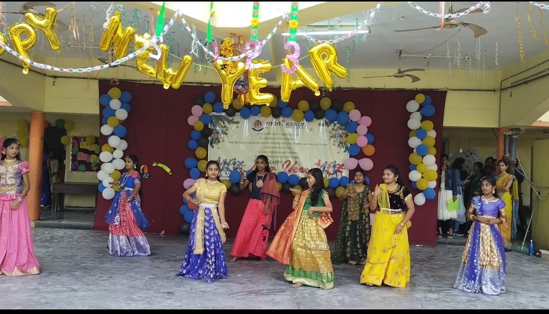 memsjngroups's tweet photo. Montessori JN Group of Schools, Bhupalapally Branch Celebrated New Year 2023.

#memsjngroups #montessorijngroupofschools #childrens #education #mems #students #celebration #newyear2023 #hello23 https://t.co/PCvLmkbsao
