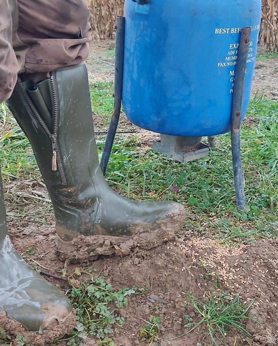 Koolboxbmc's tweet photo. Mark from @fieldsportscymru swears by his @gateway1_footgear Pro Shooter wellies, particularly the grip. Whatever you do for a job or hobby @gateway1_footgear boots make it easier! #gateway1 https://t.co/sPPJYA15XL