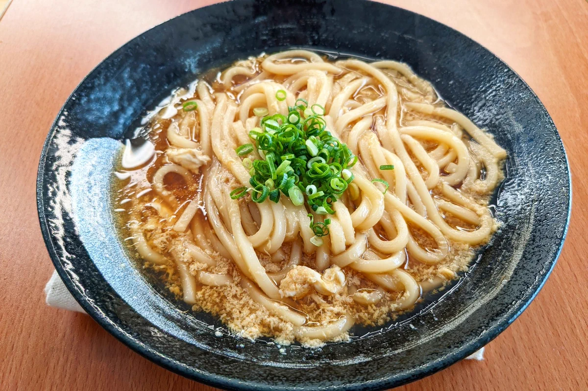 さくっとお手軽に作れそう！温かいものを食べたいときにもぴったりそうな「うどん」レシピ！
