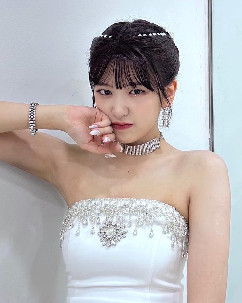 chaewstick's tweet photo. she is so sexy 🥰 love that armpit 😛💦 https://t.co/uwYKTc9XBb