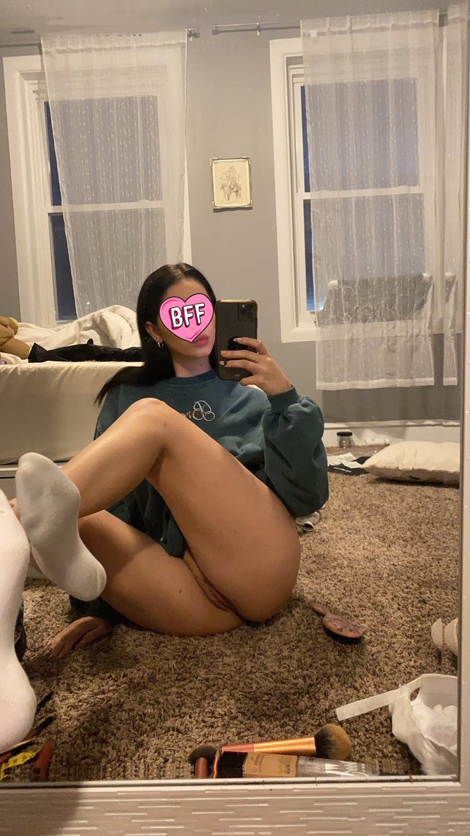 quaaki0's tweet photo. hiiiii if u want exclusive content send me some on PayPal, the one offering the most will get a BIG surprise https://t.co/La8jh7RLGD