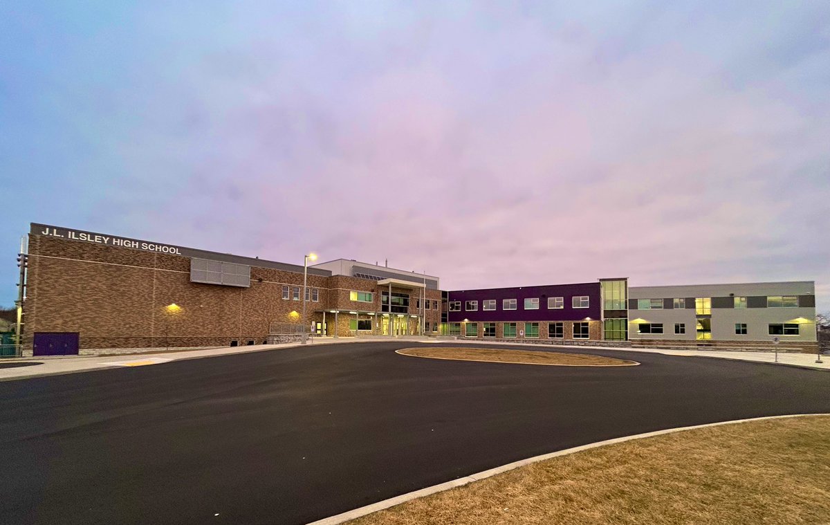 JLIlsleyHS's tweet image. And…we’re back! Happy New Year #Judges. Lots to do to prepare for that celebration of learning that is exam week - January 23-26, 2023!
#leanintothelearning #2023isyouryear Day B (2341)