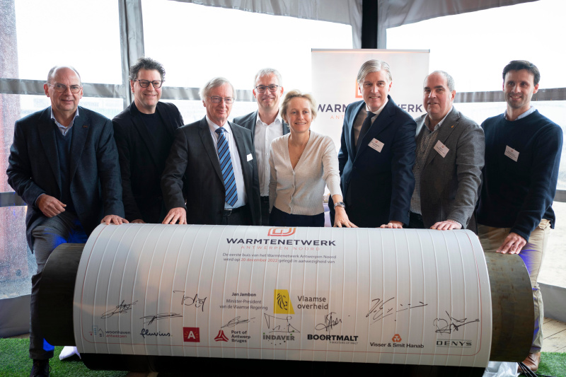 📍 Op 20 dec 2022 werd op symbolische wijze de eerste buis van het Warmtenetwerk Antwerpen Noord gelegd. Lees hier waarom dit goed is voor de industrie en gezinnen in Antwerpen: bit.ly/Startschot-wer… #Energie #portofantwerp #sustainability