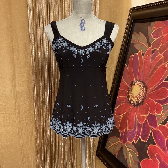 CrabbiePixie's tweet photo. So good I had to share! Check out all the items I'm loving on @Poshmarkapp #poshmark #fashion #style #shopmycloset #rkevening #victoriassecret #nycollection: https://t.co/Nelmr35YTU https://t.co/23TbhHm6mQ