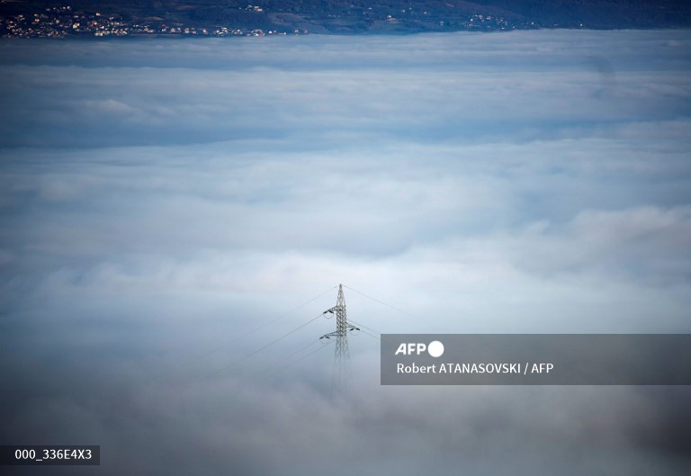 A general view shows Skopje's valley surrounded by fog. 
📷 <a href="/RAtanasovski/">Robert Atanasovski</a> #AFP