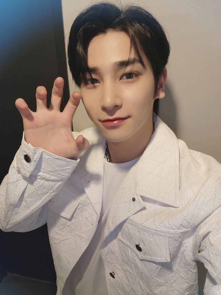 gyul_99z's tweet photo. https://t.co/EOqHfnQqpi