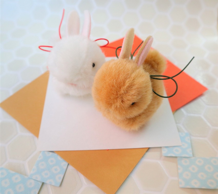 PocketAtelier's tweet photo. やっとご挨拶ができる…
新年あけましておめでとうございます。
今年もどうぞよろしくお願い致します。
写真は諸事情で画像編集をあきらめたうさぎ達。
もうちょっと色々としっかりしたいものです。 https://t.co/CeFbPzwXdr