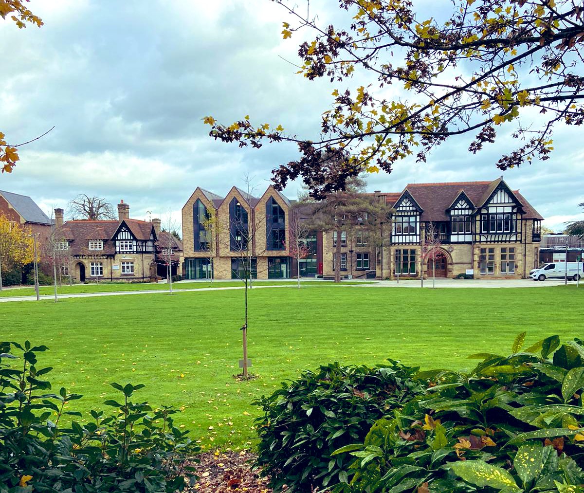 leebosher's tweet photo. Personal announcement 📣 After a fruitful and very enjoyable 17 years @LboroABCE @lborouniversity I will be leaving in April 2023 to take up a very exciting Professorial post at @UniLeicBusiness 🥳
#NewChapter #DRM https://t.co/RtBBLTuqkp