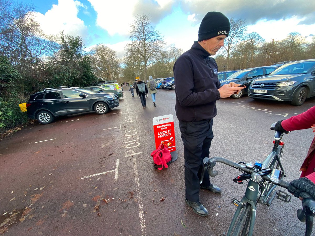 MPSLewisham's tweet image. #Bikemarking 🚴🚴‍♂️🚴‍♀️

Fantastic attendance yesterday at #Greenwichpark 

8⃣7⃣ Bikes marked with @bikeregister kits

Follow this page for more events in your area @LewishamCouncil
