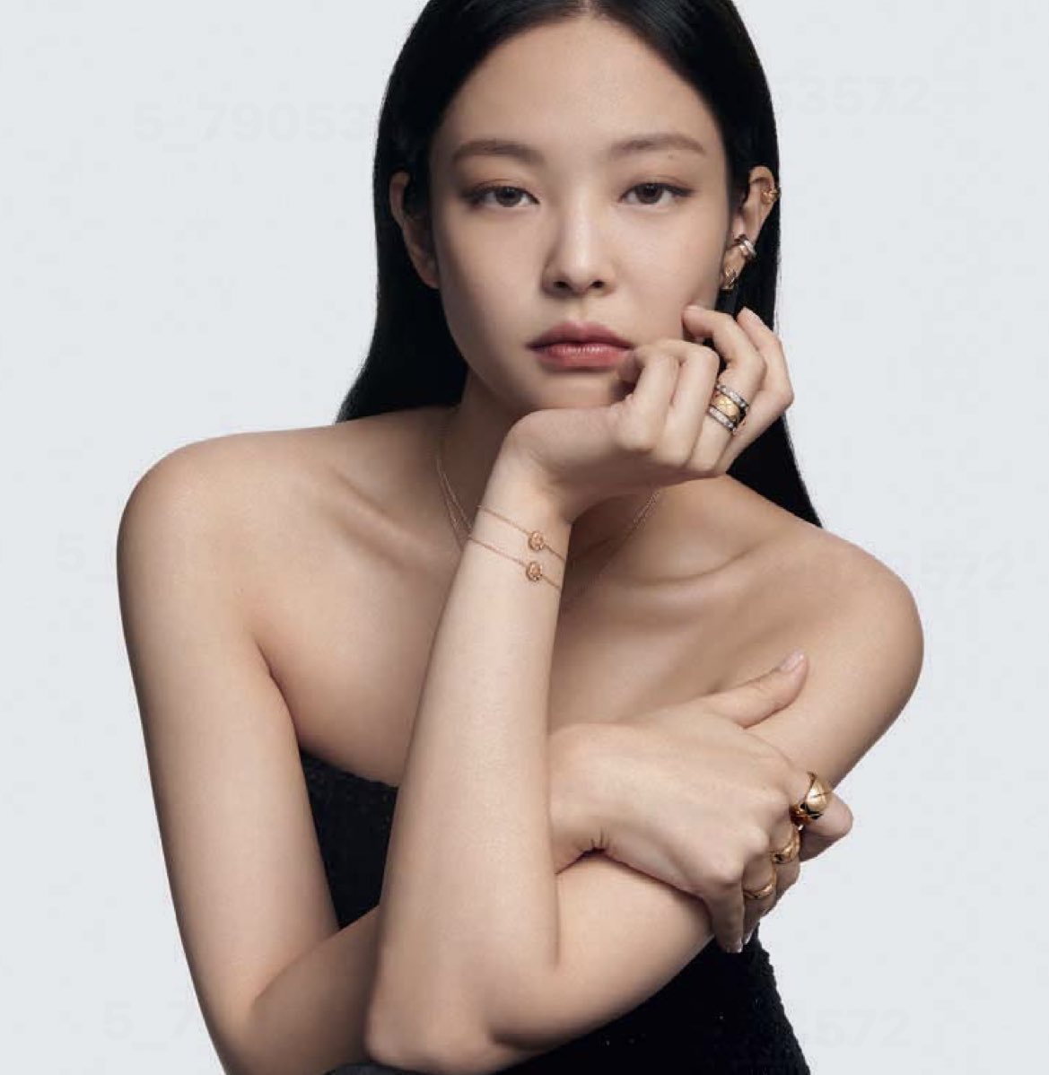 JNK1ACE's tweet photo. the face of chanel, jennie kim https://t.co/yHOpRp4a14