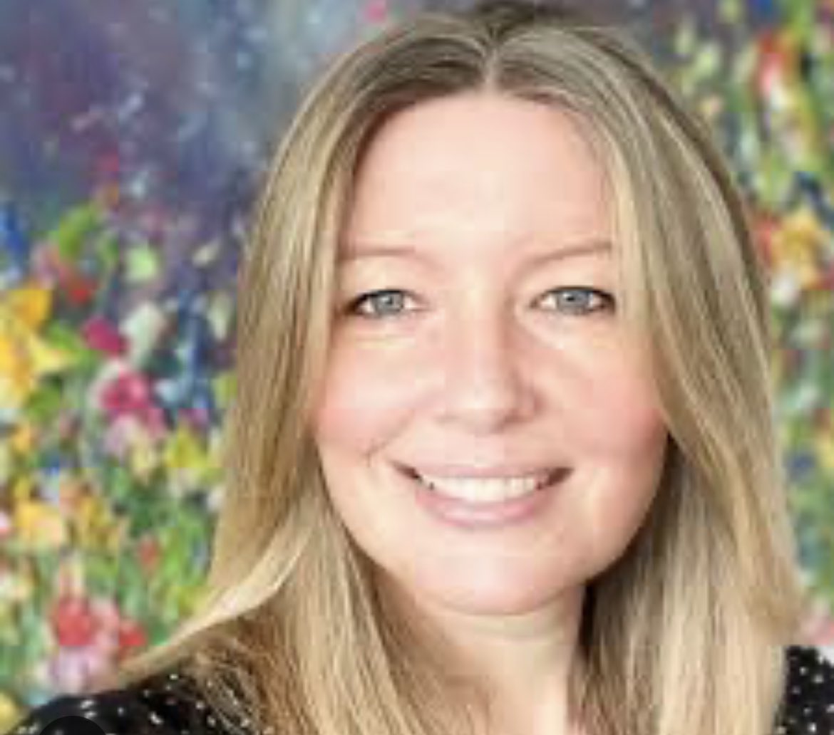 MarcusRailton's tweet photo. Start your new year with a podcast full of positivity! @turnleft_fiona Fiona McKinnon joins the @ScotsCare podcast to discuss defining your own success, remembering to breath and the myth of multitasking. Listen here: https://t.co/SGcbczgIPT
#MentalHealthAwareness #Mindset https://t.co/gpH7jCZovI