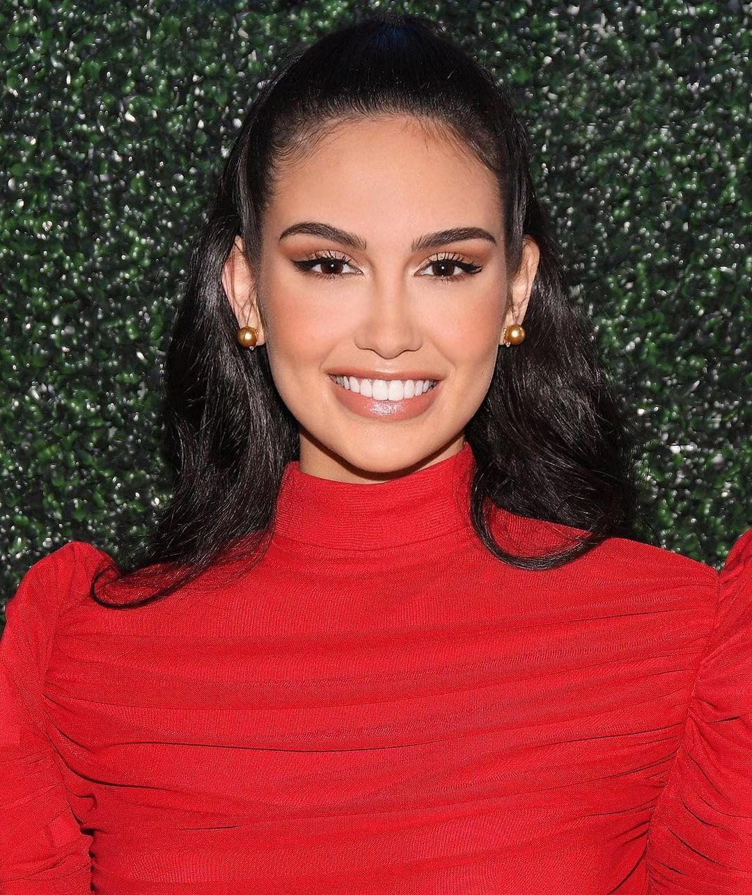 Real Pageantry on Twitter: "GORGEOUS LADY IN RED! ️🇵🇭 Miss Universe