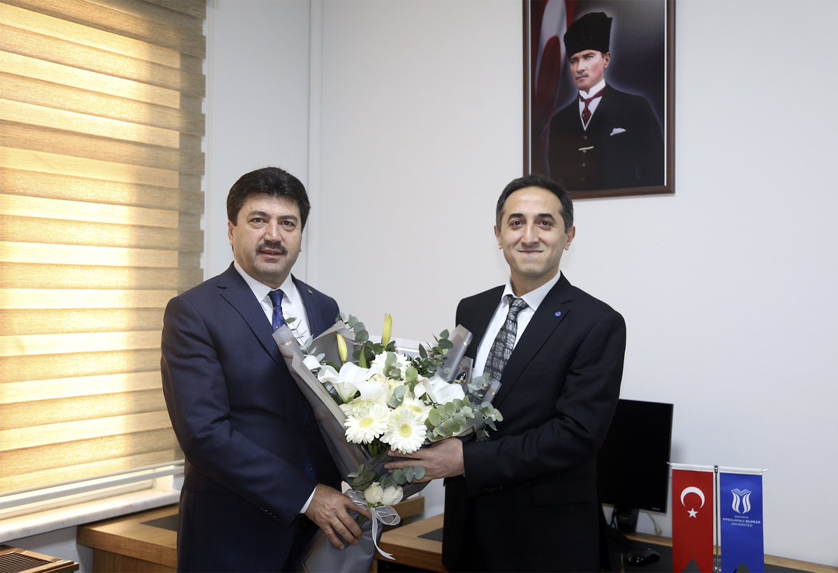 Prof. Dr. Oğuz Türkay hocamız, BTÜ Rektörü olarak atanan Prof. Dr. Naci Çağlar’dan boşalan rektör yardımcılığı görevine başladı.

Üniversitemiz ve kendisi için hayırlı uğurlu olsun. Oğuz hocamıza görevinde kolaylıklar diliyorum.