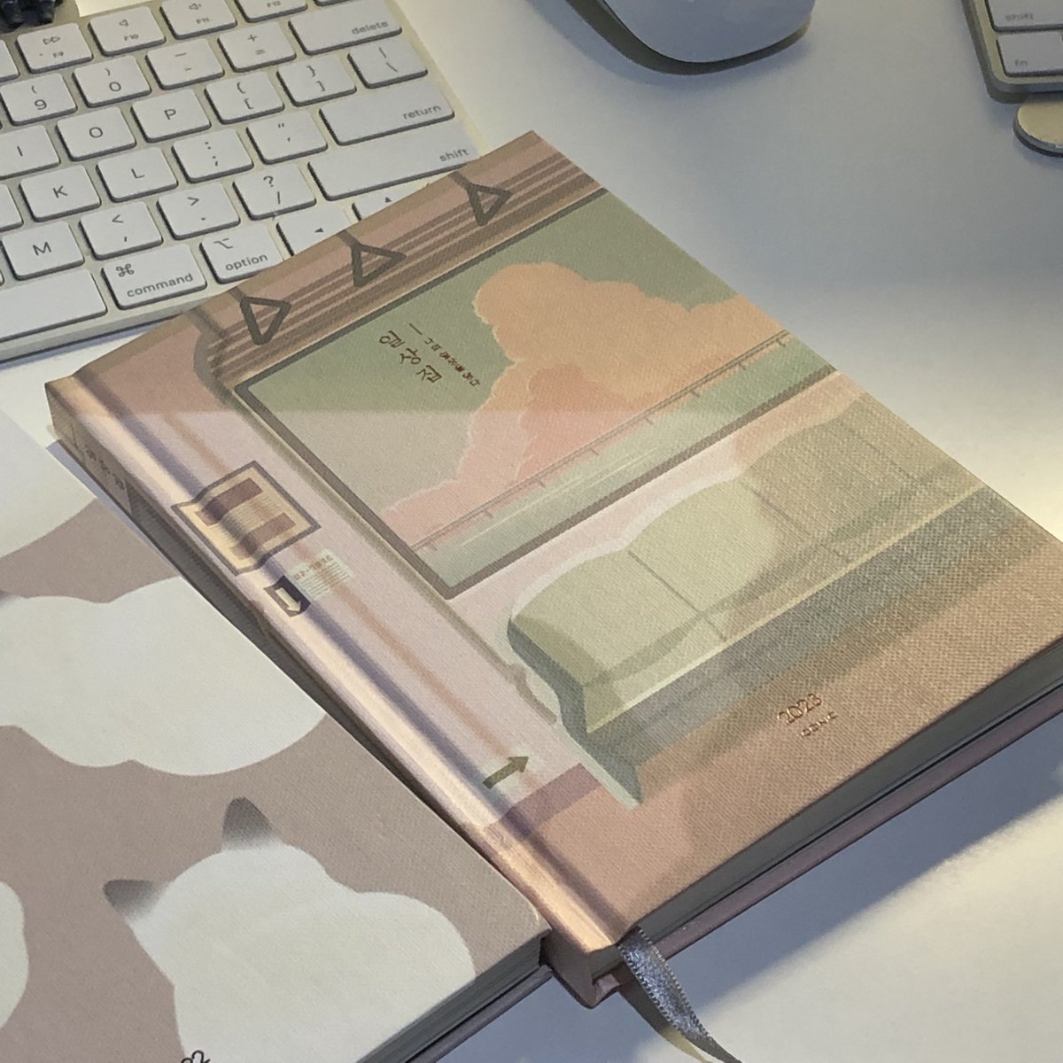 brainewashed's tweet photo. Third year with ICONIC’s planner 🤗 https://t.co/Lp88CMCDtO